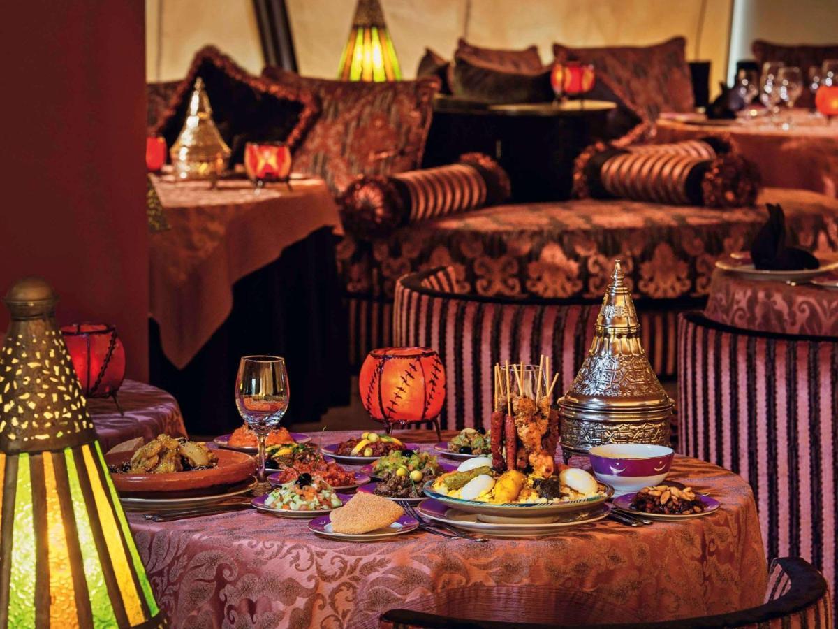 뫼밴픽 호텔 앤 카지노 말라바타 탕헤르 외부 사진 A table at Al Dar