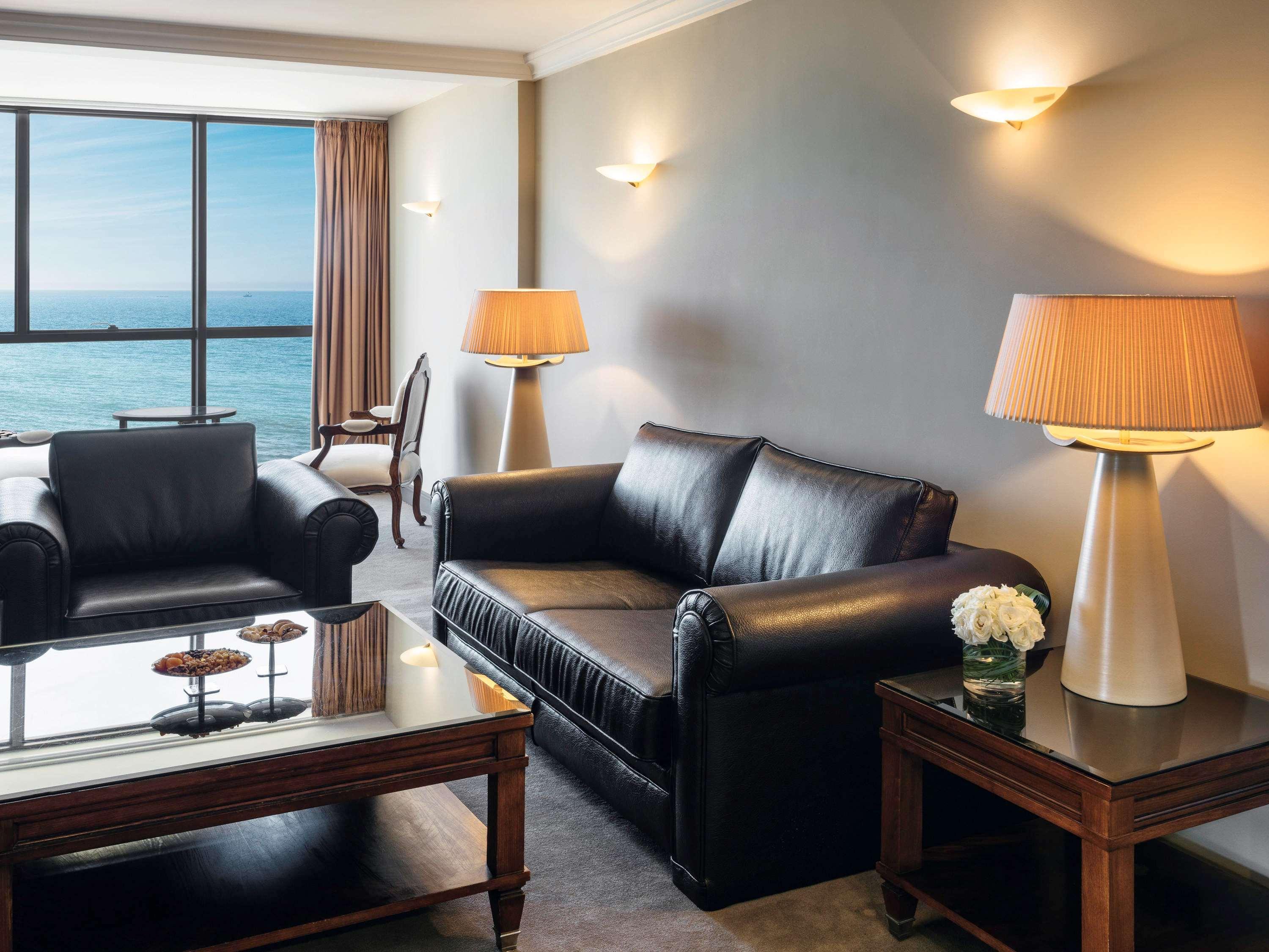 뫼밴픽 호텔 앤 카지노 말라바타 탕헤르 외부 사진 A suite at the Hilton Tel Aviv