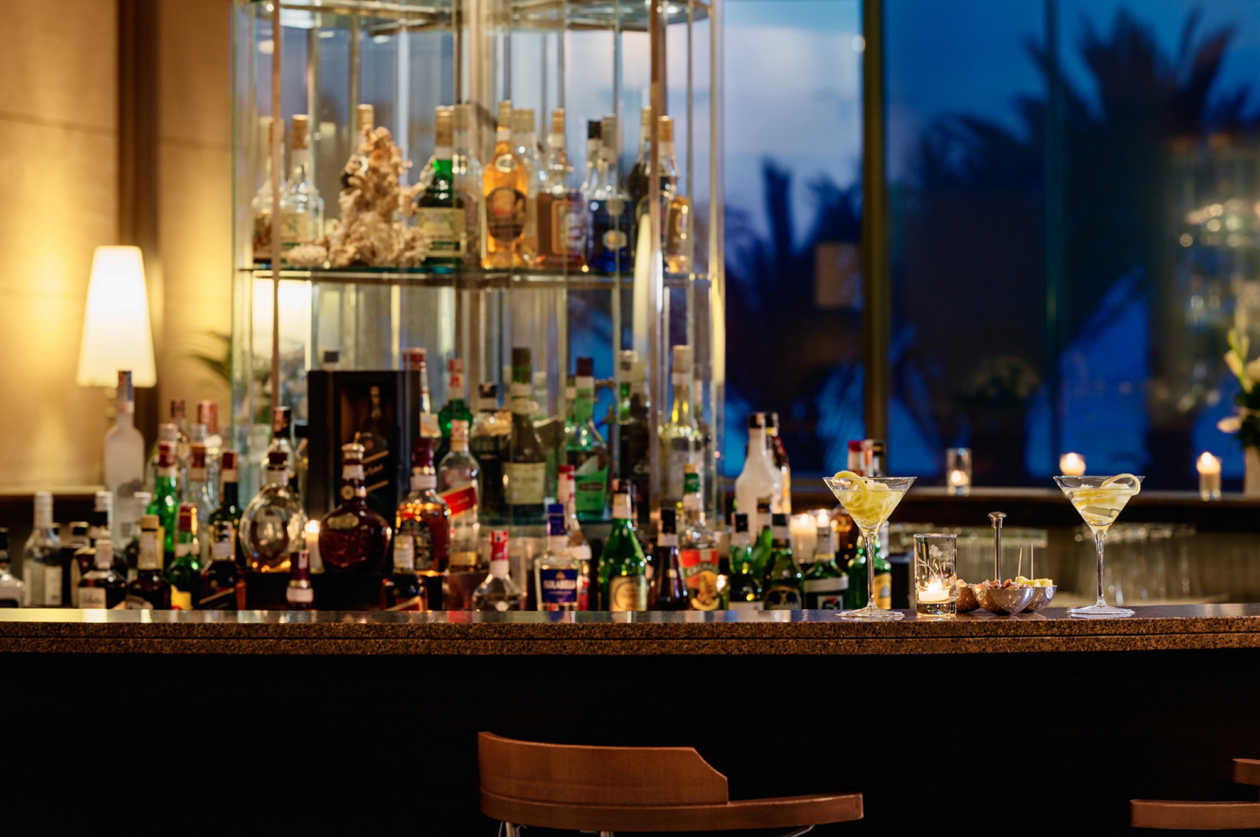 뫼밴픽 호텔 앤 카지노 말라바타 탕헤르 외부 사진 The bar at the 1919