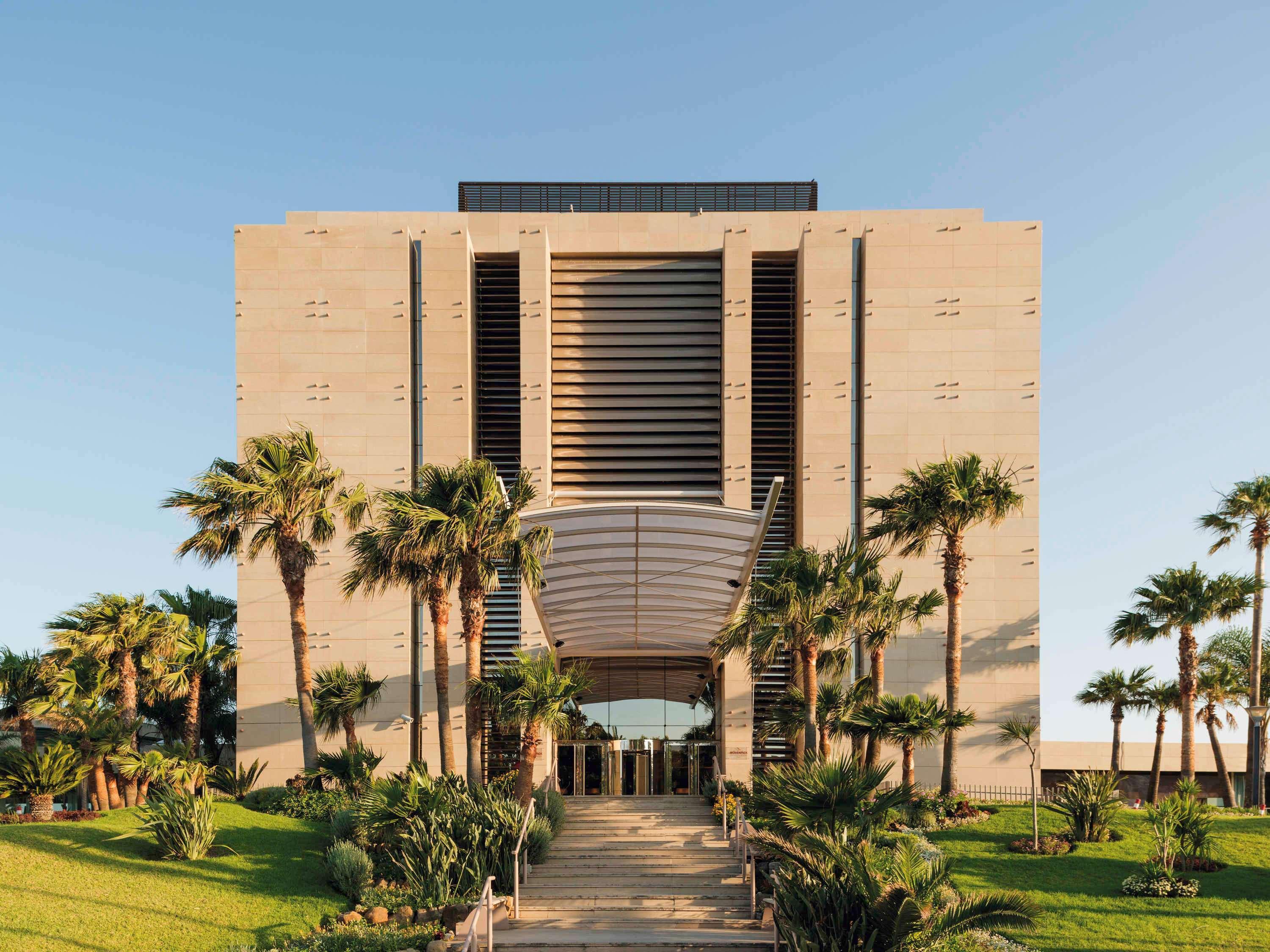 뫼밴픽 호텔 앤 카지노 말라바타 탕헤르 외부 사진 The Cyprus International University Library