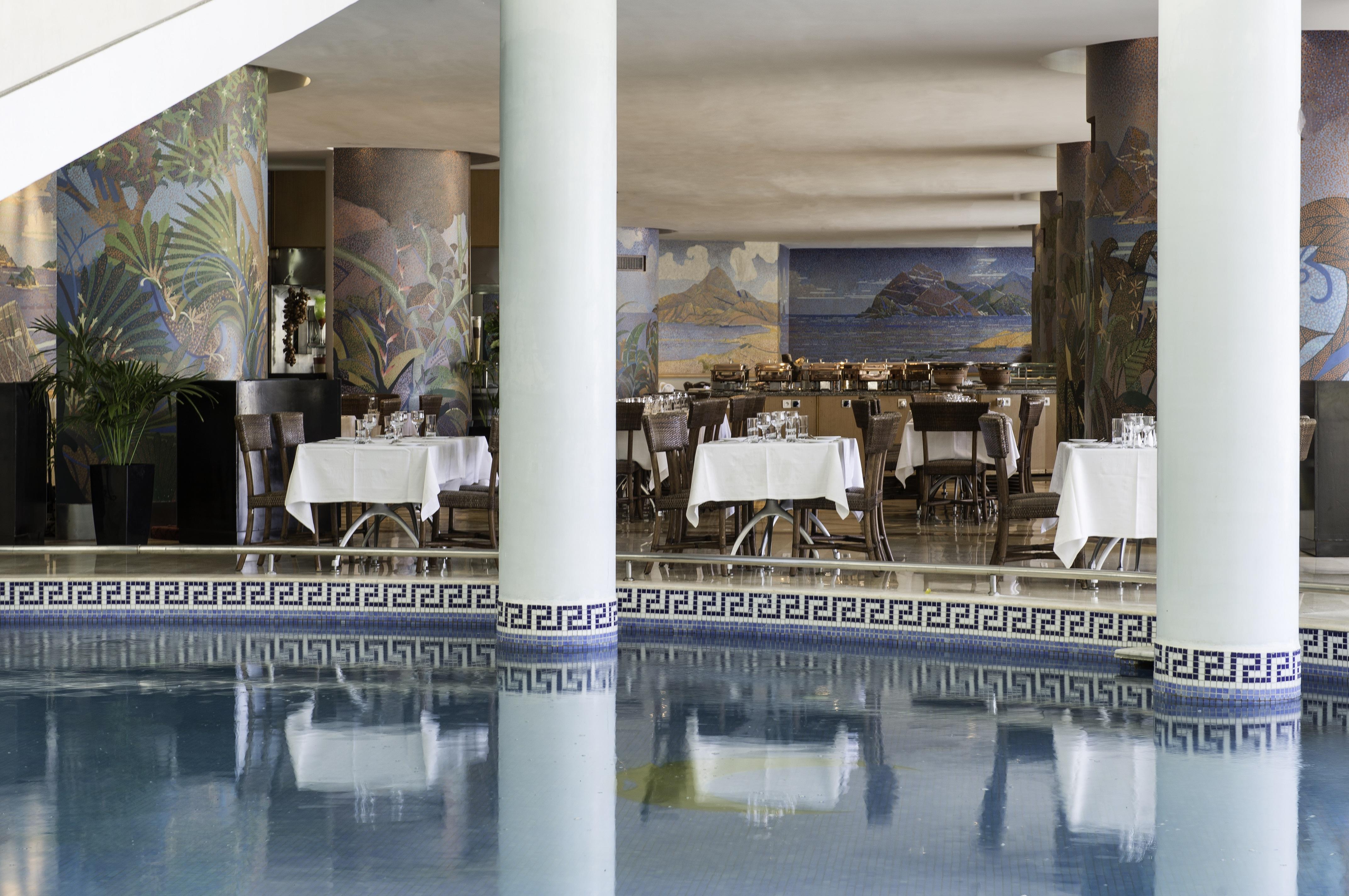 뫼밴픽 호텔 앤 카지노 말라바타 탕헤르 외부 사진 The pool at the hotel