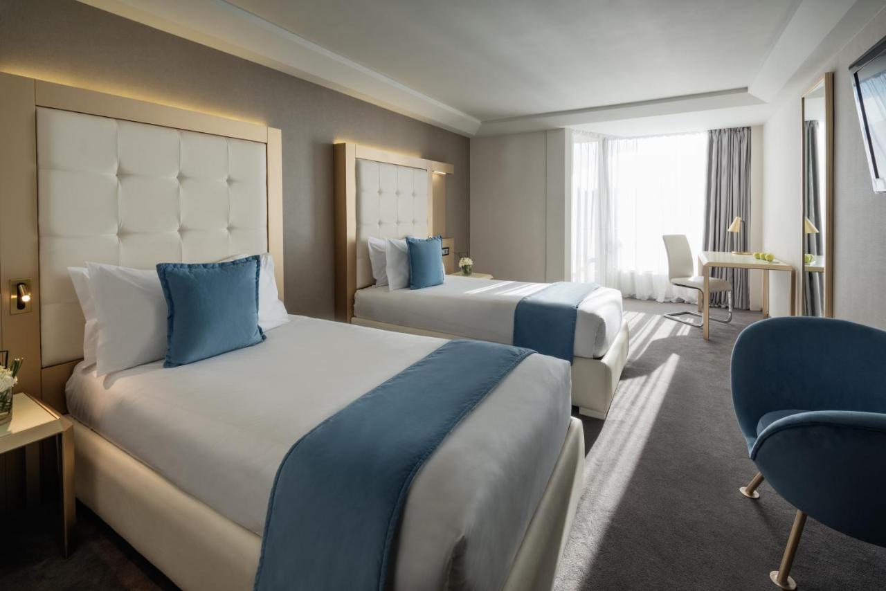 뫼밴픽 호텔 앤 카지노 말라바타 탕헤르 외부 사진 A room at the hotel