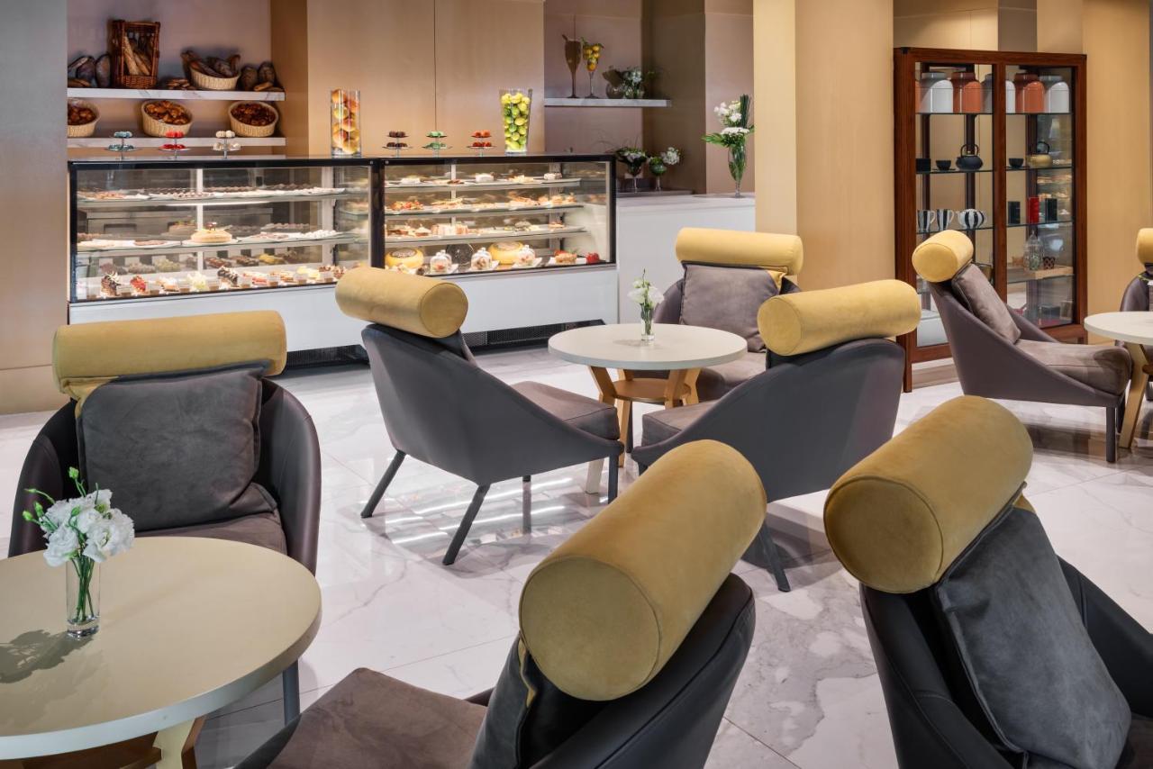 뫼밴픽 호텔 앤 카지노 말라바타 탕헤르 외부 사진 The Lounge at the airport