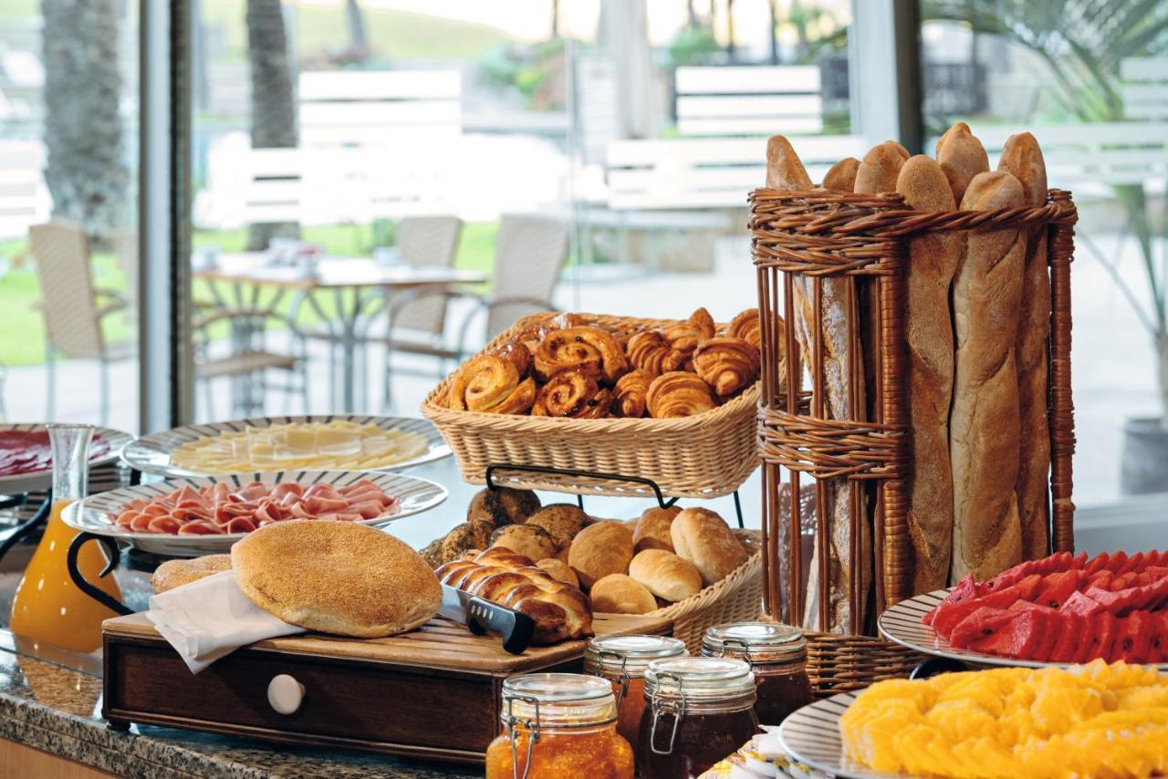 뫼밴픽 호텔 앤 카지노 말라바타 탕헤르 외부 사진 A breakfast buffet